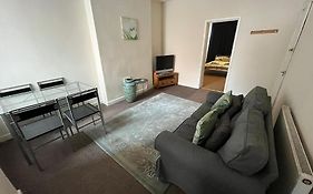Flat 1, 67 Colwick Road Ng2 4Al