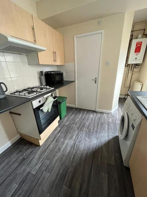 Flat 1, 67 Colwick Road Ng2 4Al Apartment Nottingham Exterior photo